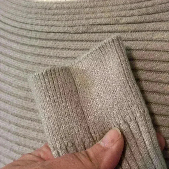 Philosophy Women’s Sz S Taupe Sweater. Poly Blend. 18” Shoulder To Hem. - Picture 3 of 7